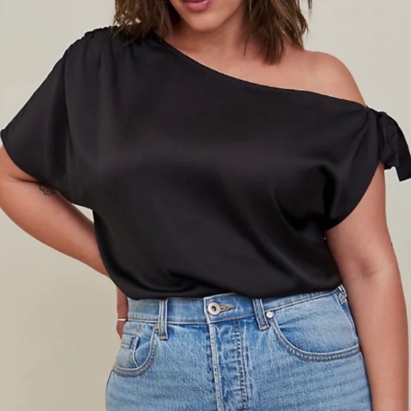 🆕 Black Satin Off Shoulder Top 3 3X 22 24 NWT Torrid New! - Picture 1 of 6
